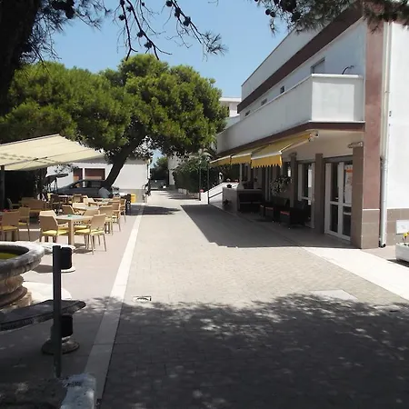 Ξενοδοχείο με διαμερίσματα Milano 3*